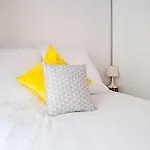 Beautiful Design And Bright Appt In Paris